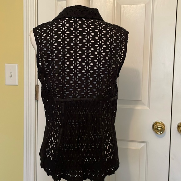 Caché Vintage Black Eyelet Form Fitting Top - Picture 6 of 12
